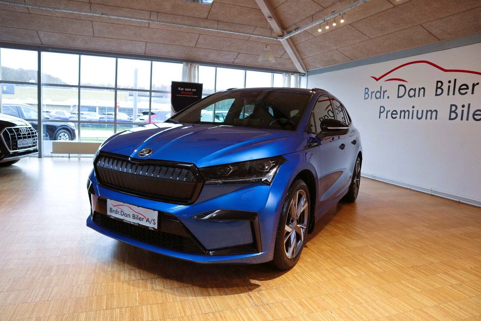 Blå Skoda Enyaq fra 2023