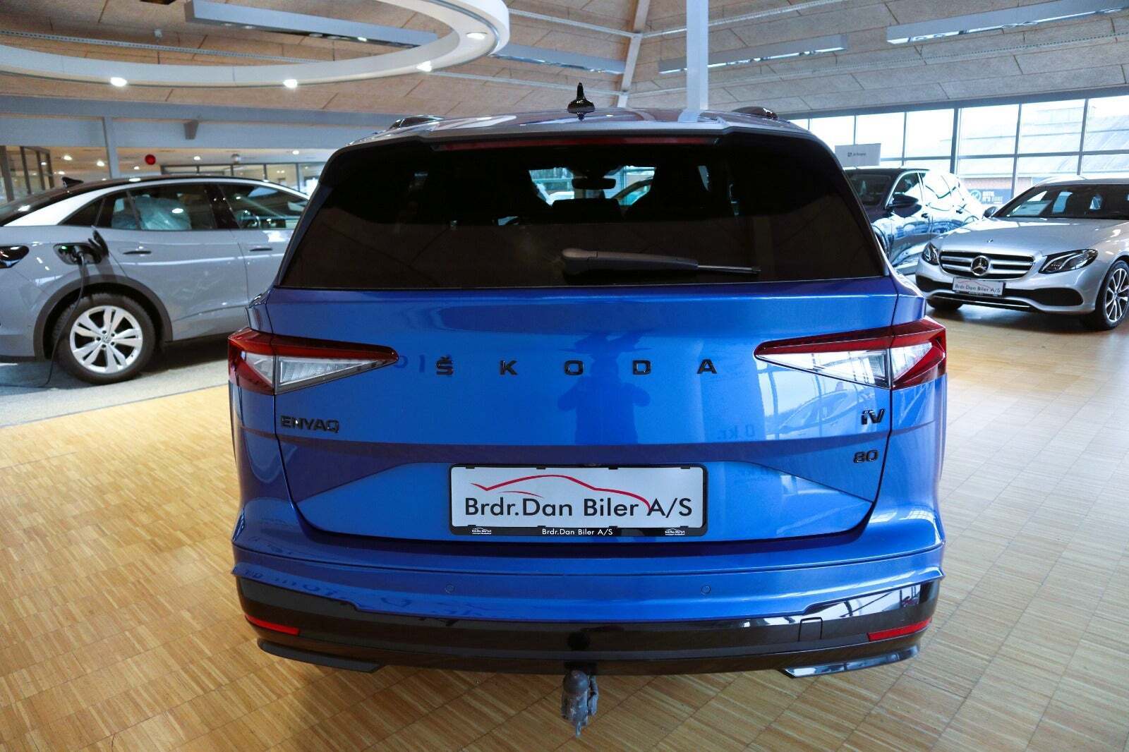 Blå Skoda Enyaq fra 2023