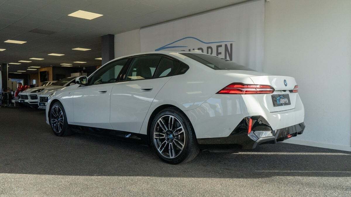BMW i5