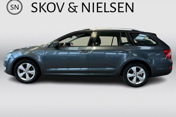 Grå Skoda Octavia fra 2015