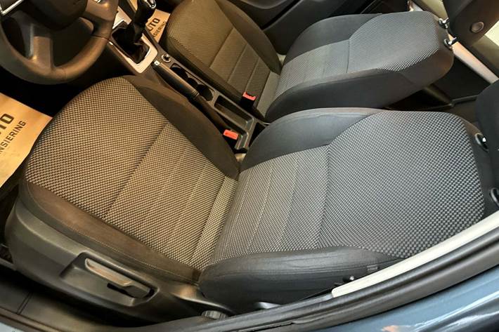 Grå Skoda Octavia fra 2015