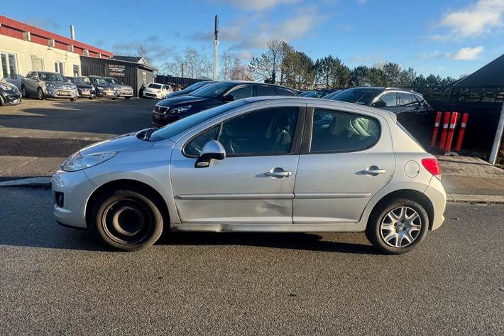 undefined Peugeot 207 fra 2009