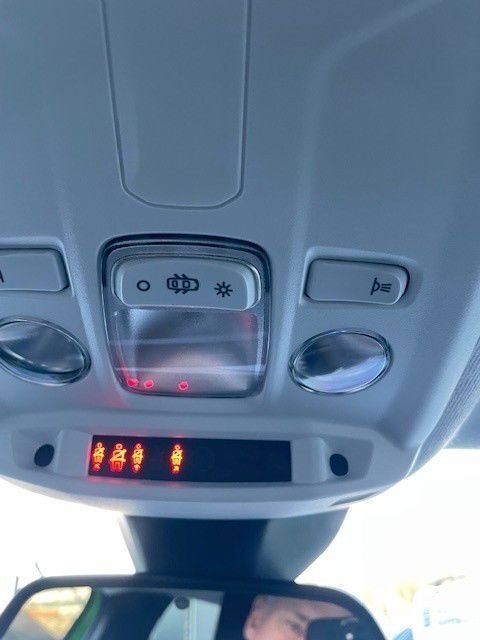 Grøn Opel Mokka fra 2023