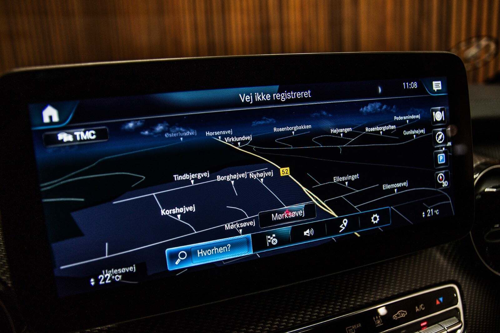 Blå Mercedes V300 d fra 2021