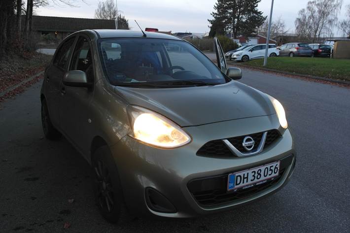 Grøn Nissan Micra fra 2015