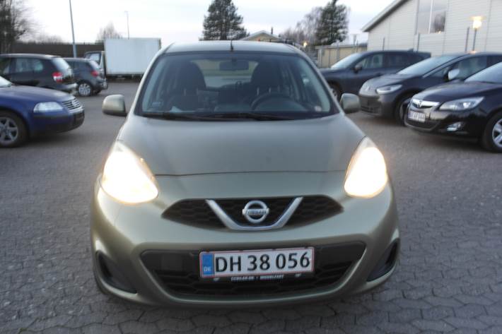 Grøn Nissan Micra fra 2015