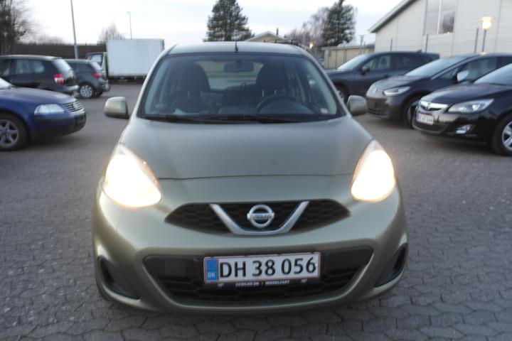 Grøn Nissan Micra fra 2015