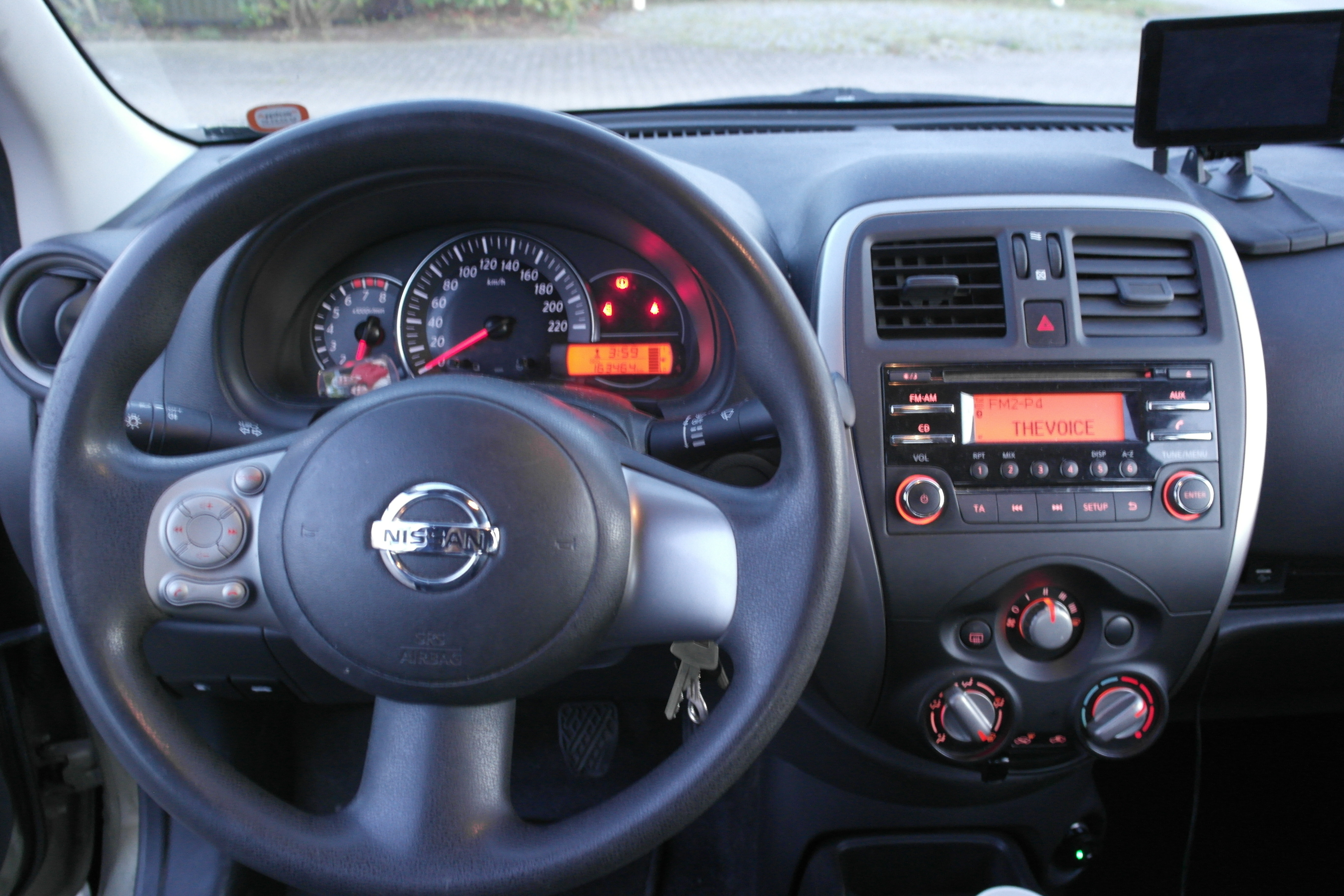 Grøn Nissan Micra fra 2015