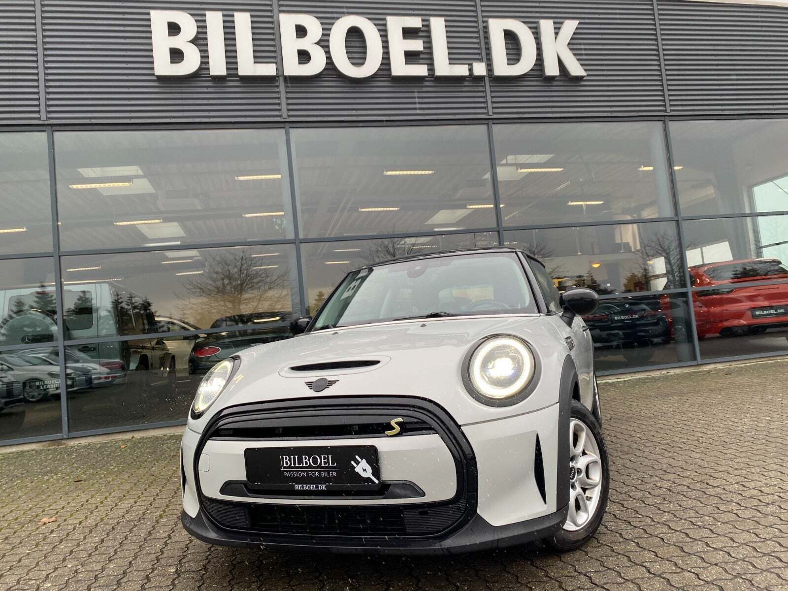 Sølv Mini Cooper SE fra 2021