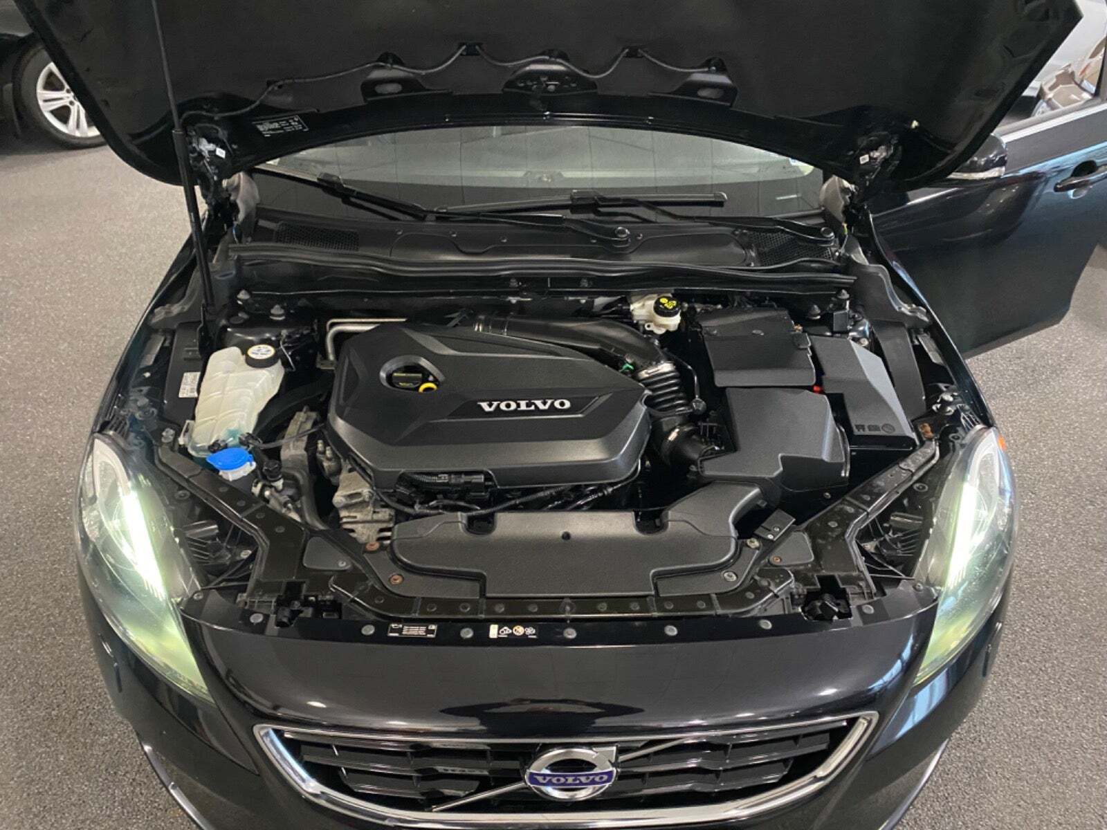 Sort Volvo V40 fra 2014