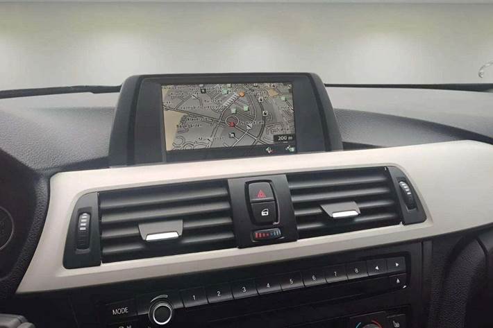 Grå BMW 420d fra 2017