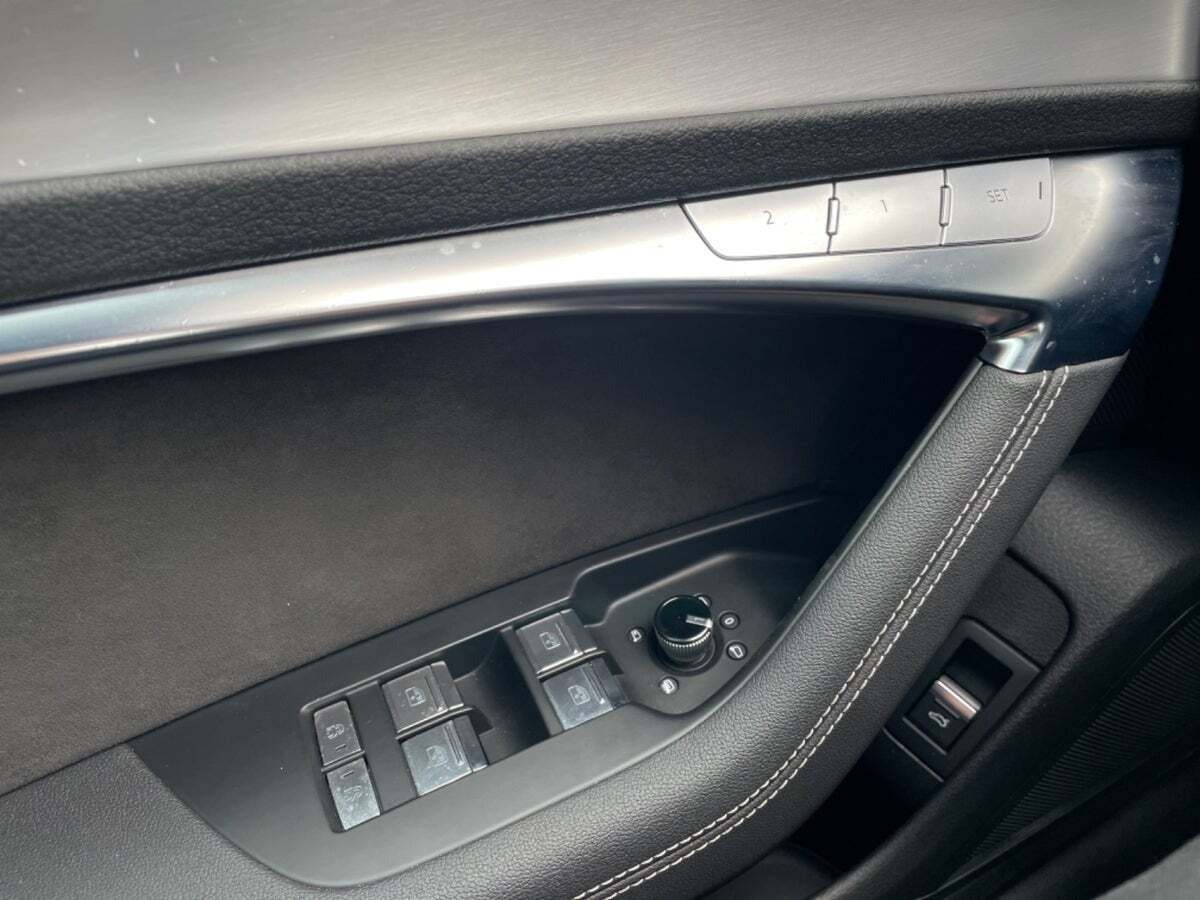 Blå Audi S6 fra 2020