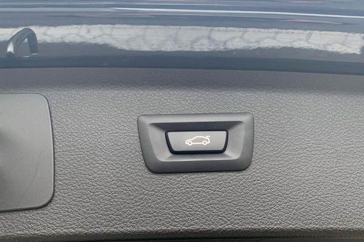 Sort BMW 218i fra 2021