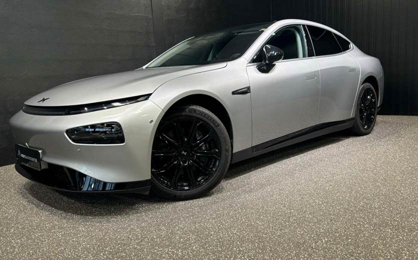 XPeng P7