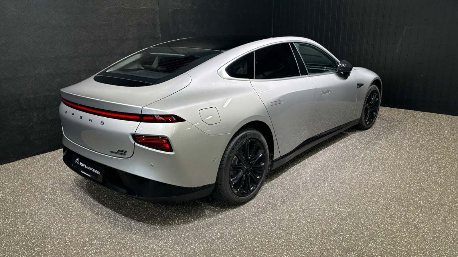 XPeng P7