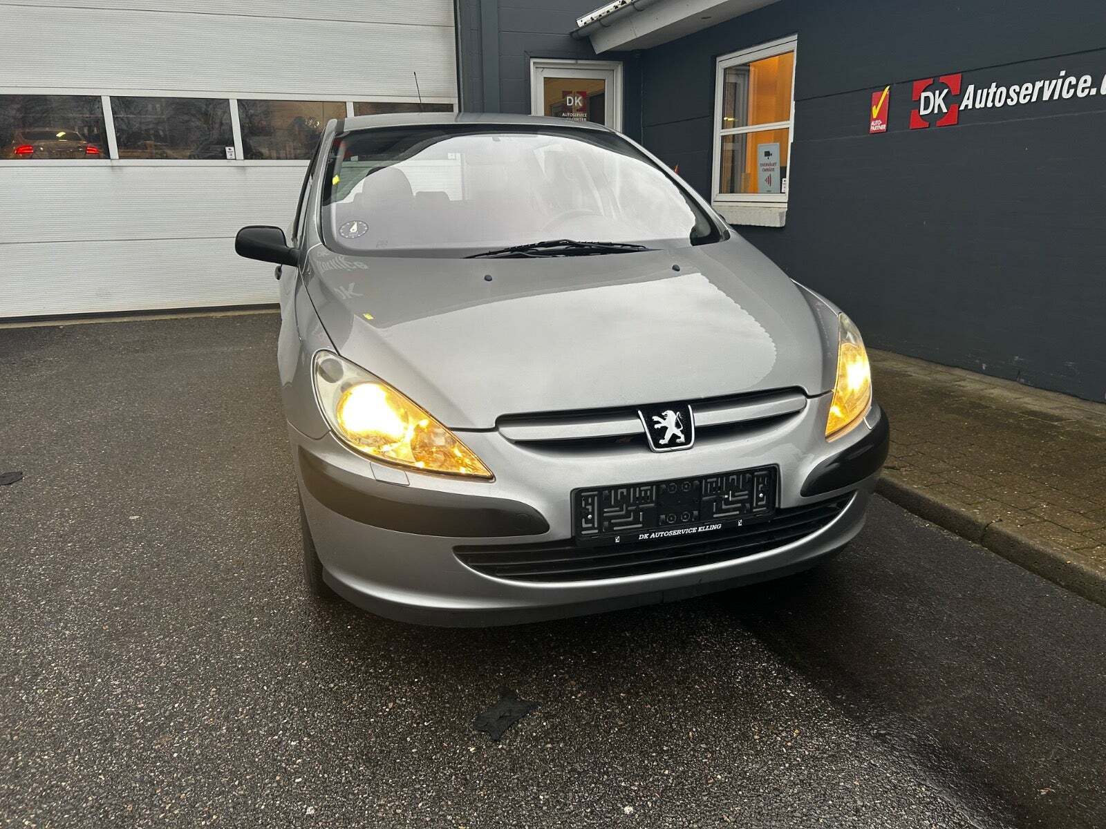 Sølv Peugeot 307 fra 2003
