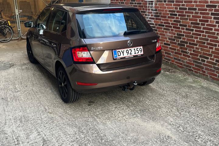 Brun Skoda Fabia fra 2019