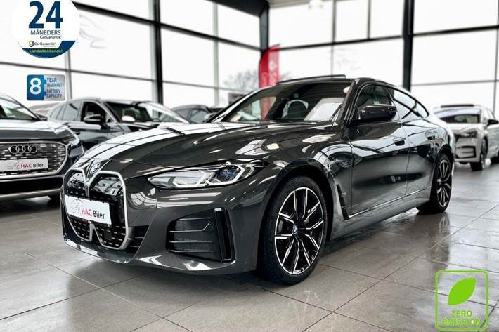 Grå BMW i4 fra 2024 set udefra