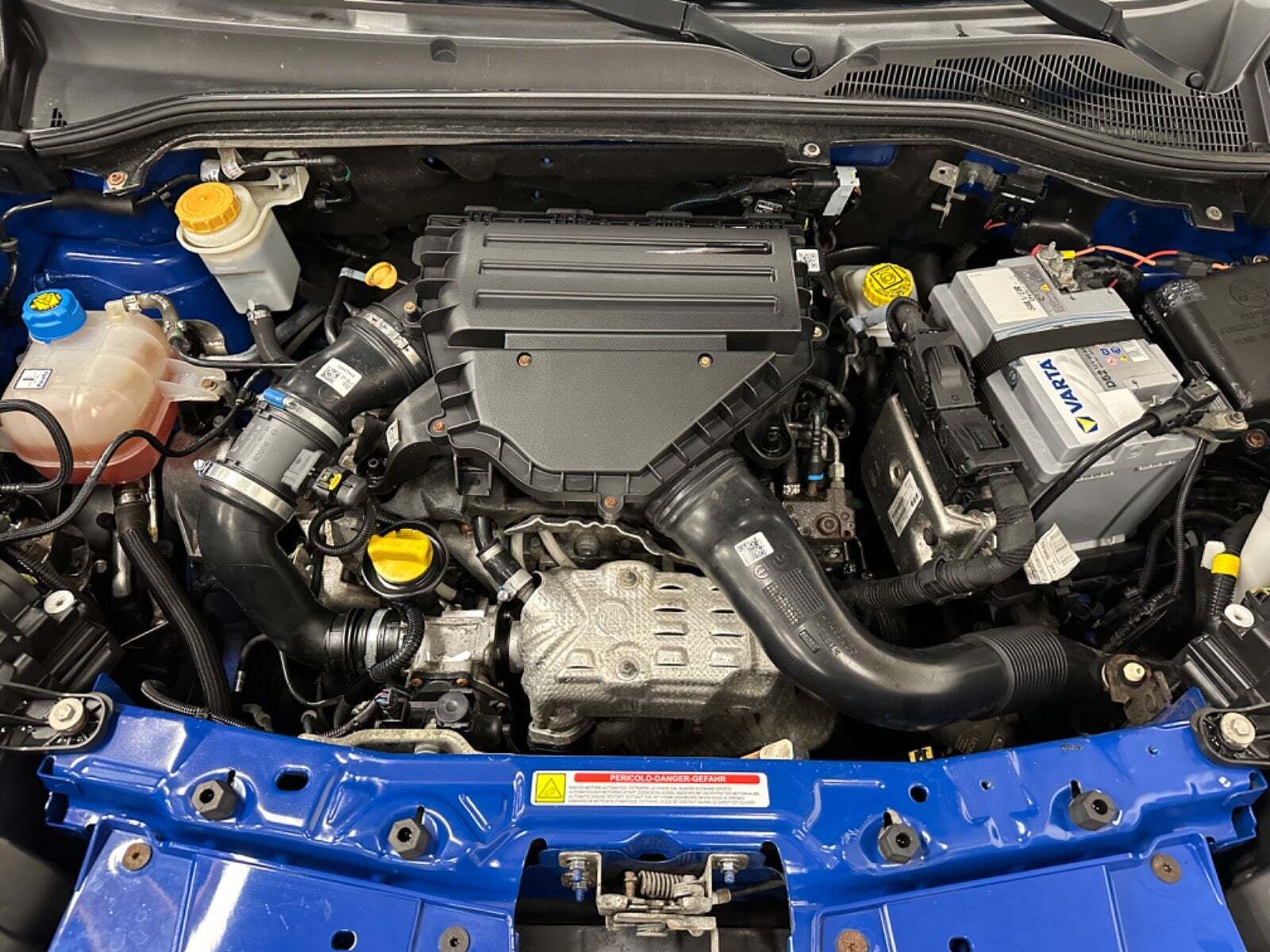 Blå Fiat Doblò Cargo fra 2018 set udefra