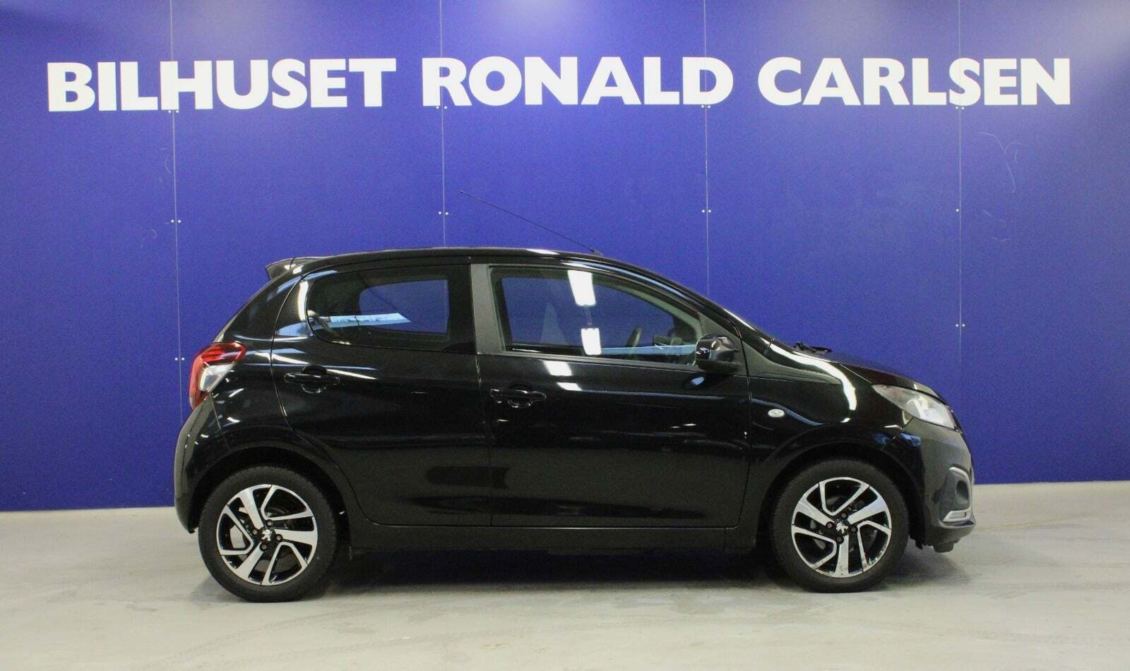 Sort Peugeot 108 fra 2016