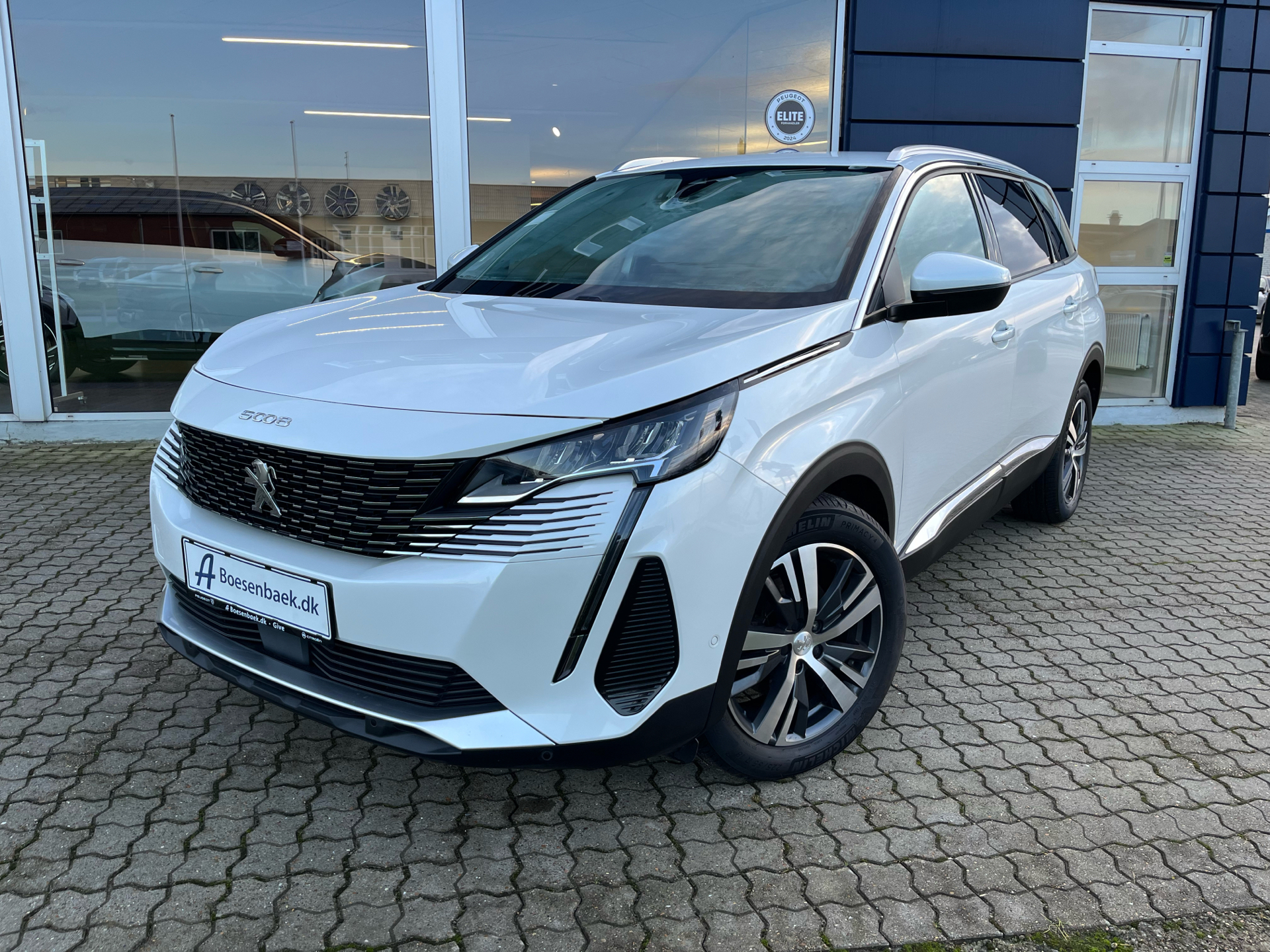 Hvid Peugeot 5008 fra 2021