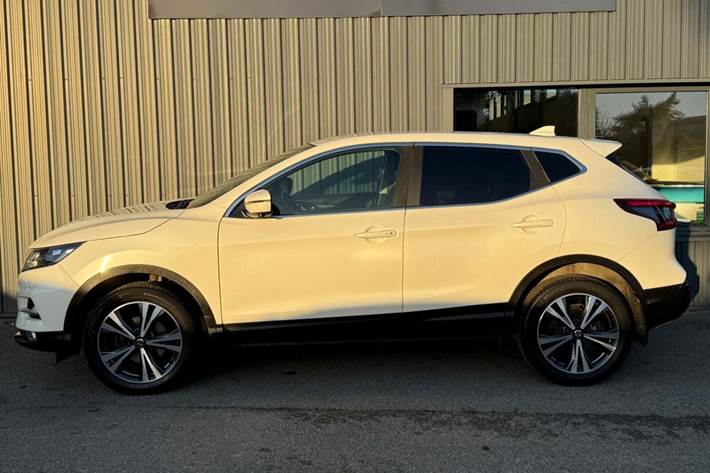 Hvid Nissan Qashqai fra 2019