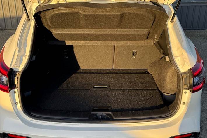 Hvid Nissan Qashqai fra 2019