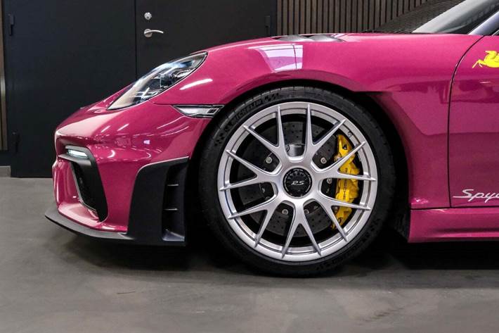 Lilla Porsche 718 Spyder RS fra 2024