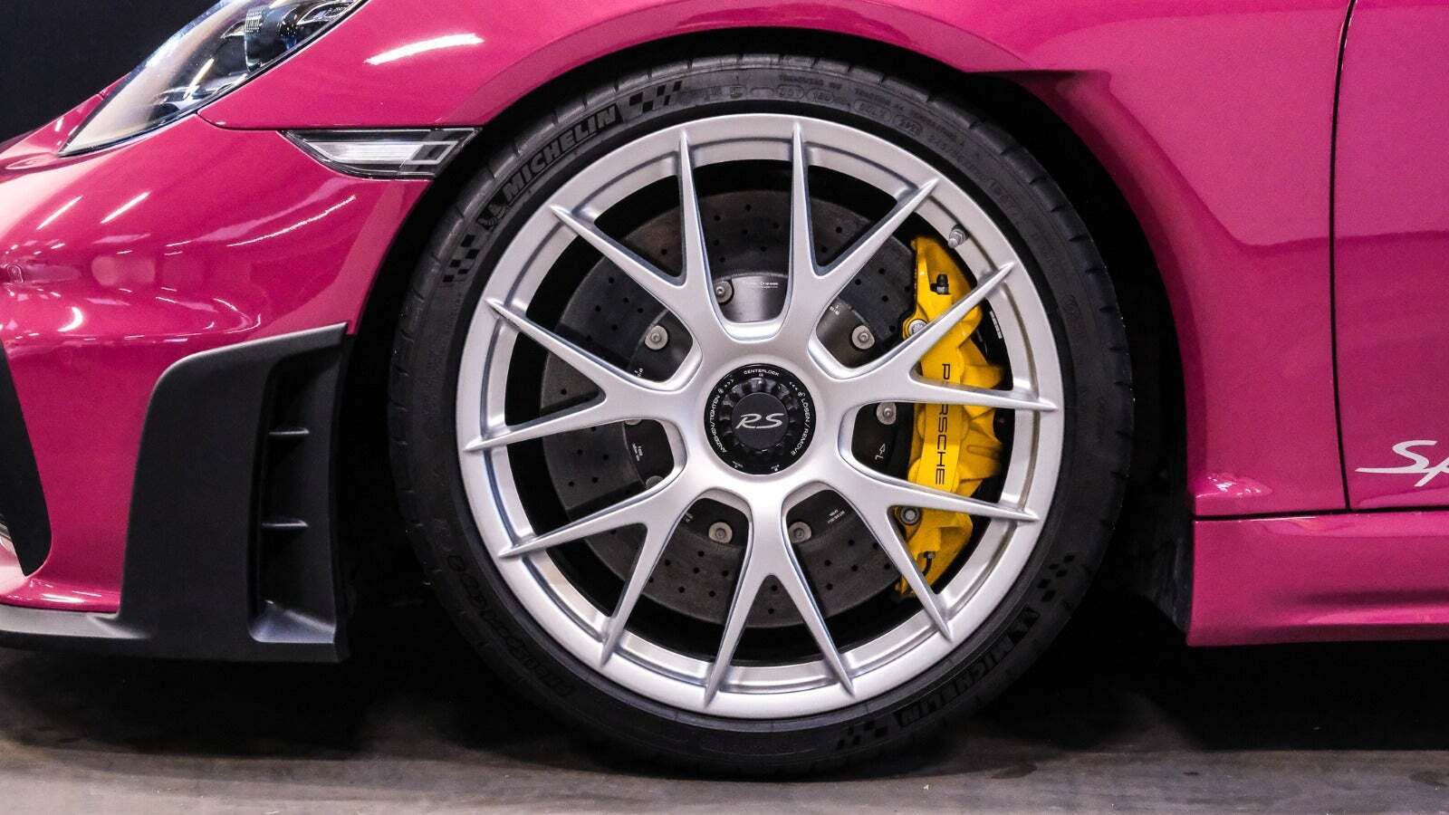 Lilla Porsche 718 Spyder RS fra 2024