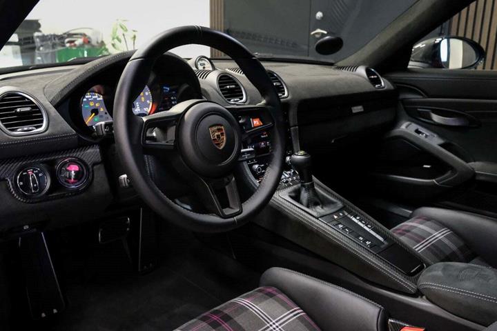 Lilla Porsche 718 Spyder RS fra 2024