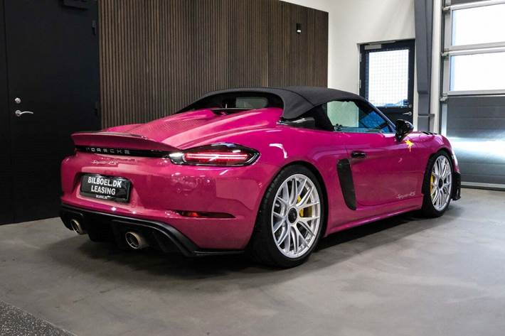 Lilla Porsche 718 Spyder RS fra 2024
