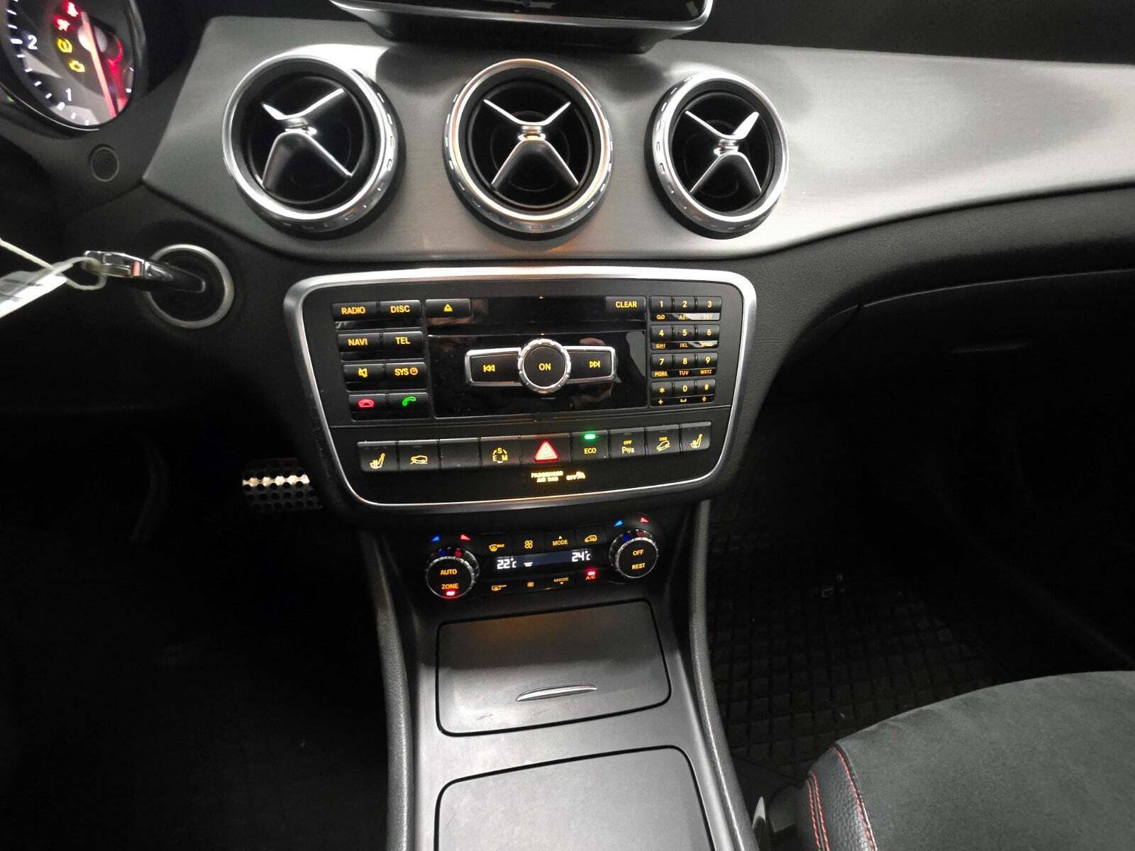 Mercedes GLA220