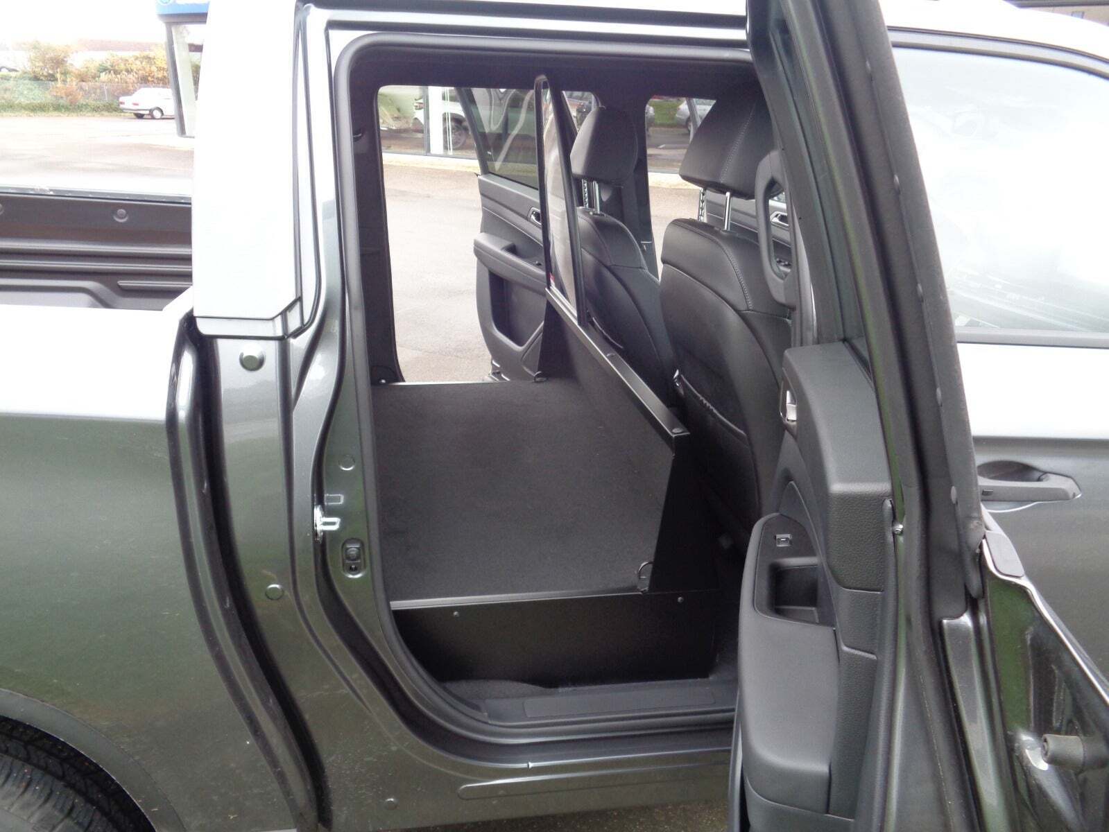 Grå KGM Musso Grand fra 2024