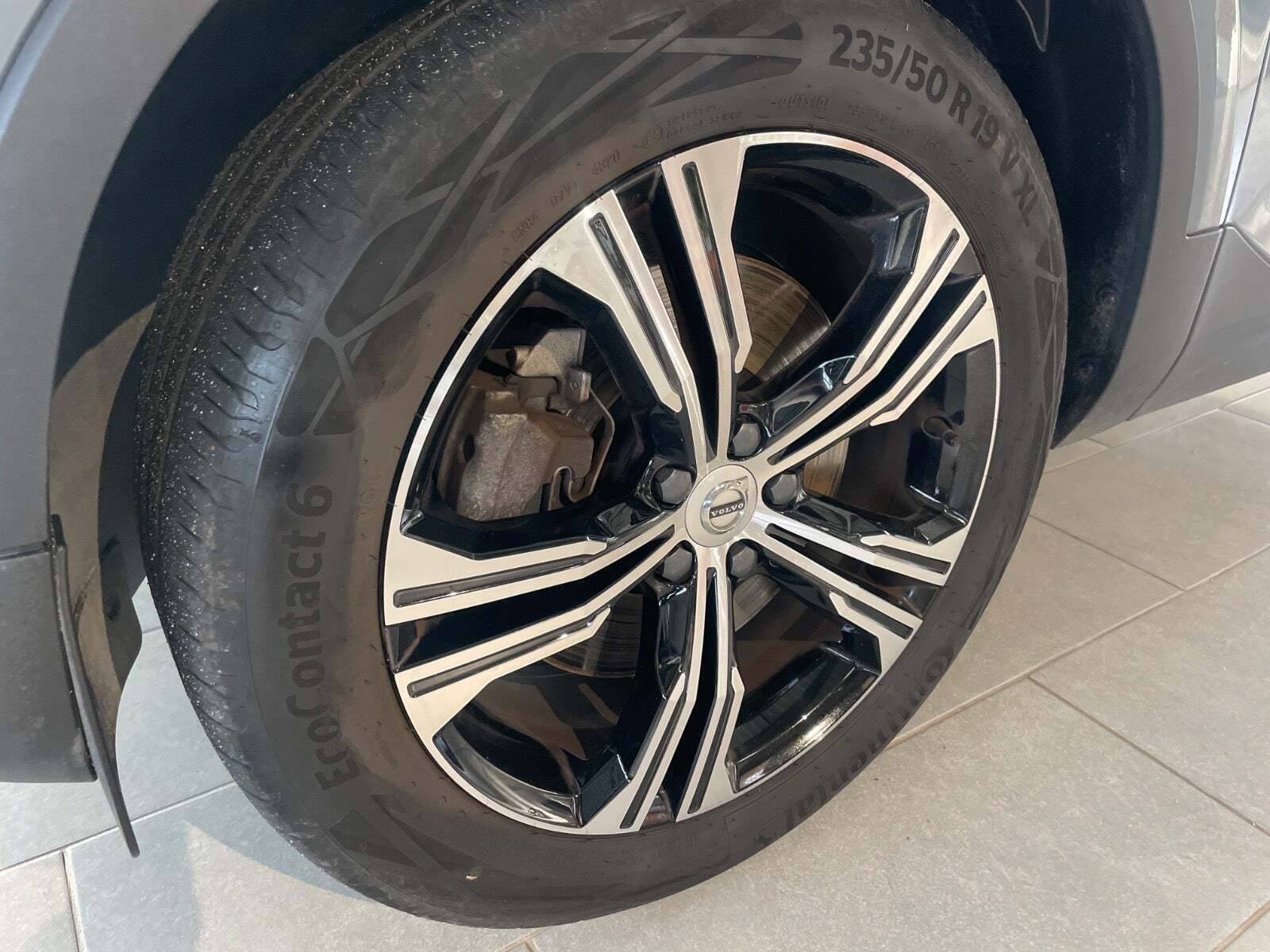 Blå Volvo XC40 fra 2022