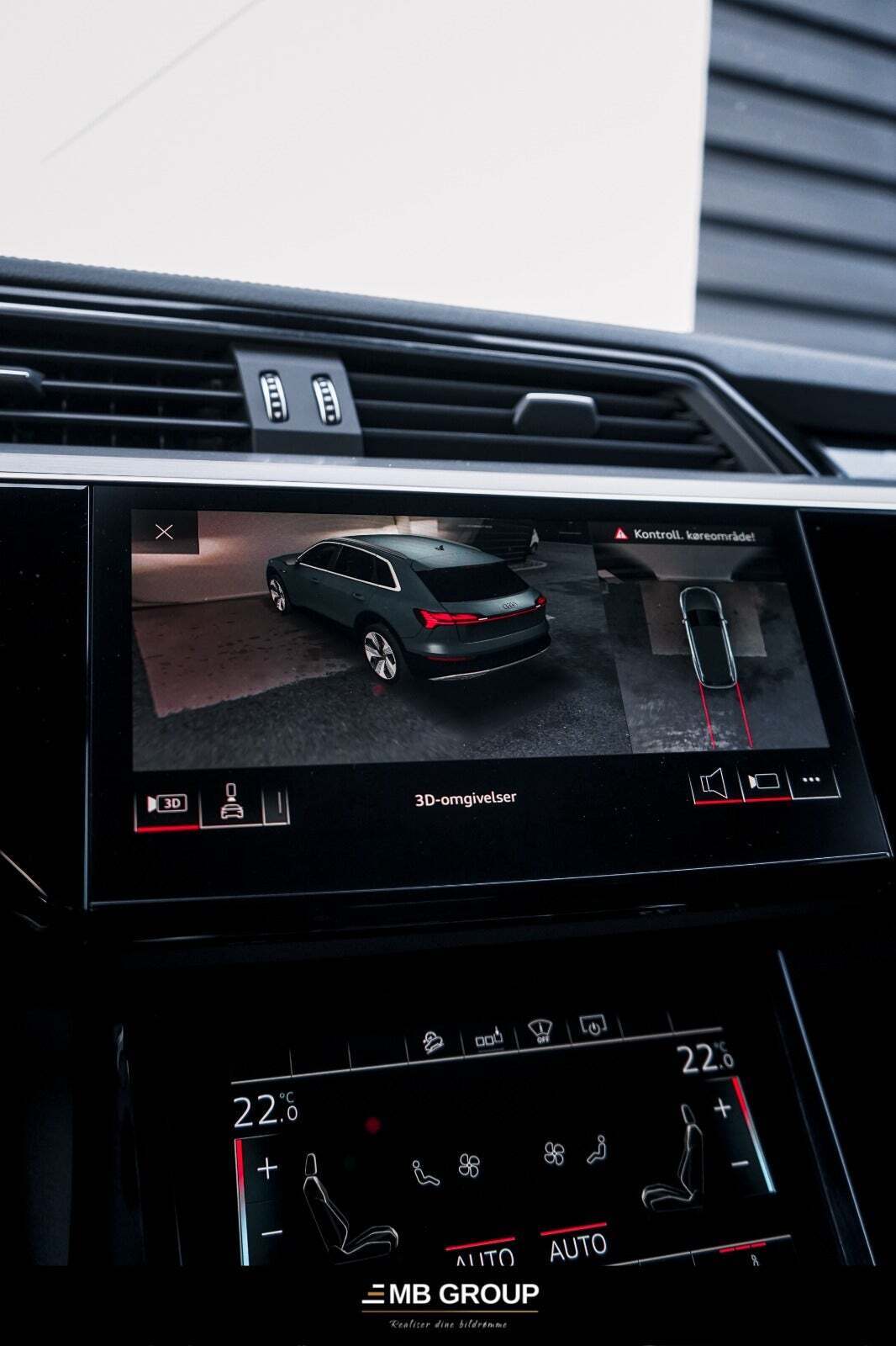 Grå Audi e-tron fra 2020