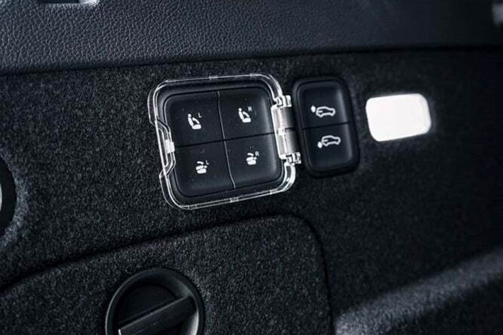 Sort Hongqi E-HS9 fra 2022