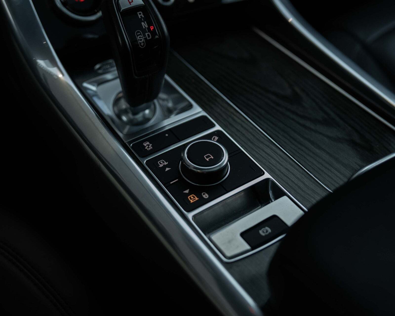 Sort Land Rover Range Rover sport fra 2018