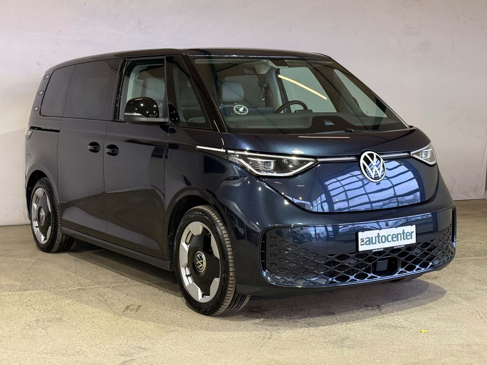 Blå VW ID.Buzz fra 2023