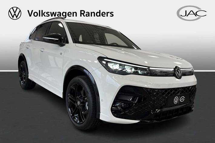 Hvid VW Tiguan fra 2025 set udefra