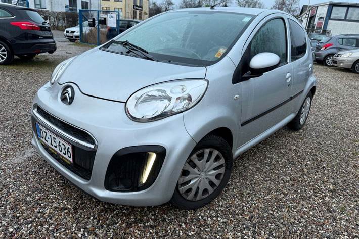 Sølv Citroën C1 fra 2014 set udefra