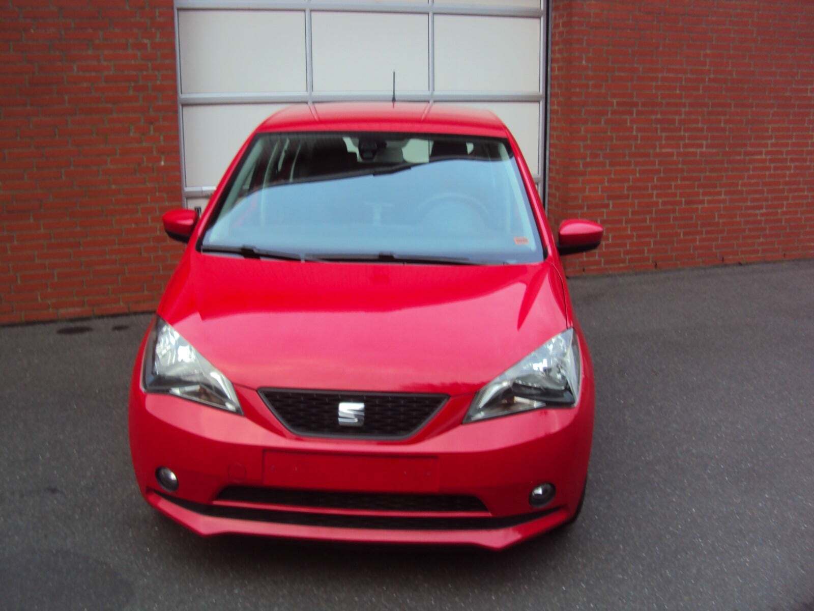 Rød Seat Mii fra 2016