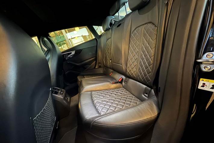 Sort Audi S5 fra 2017