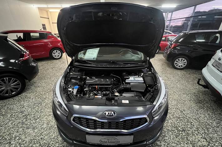 Grå Kia Ceed fra 2016