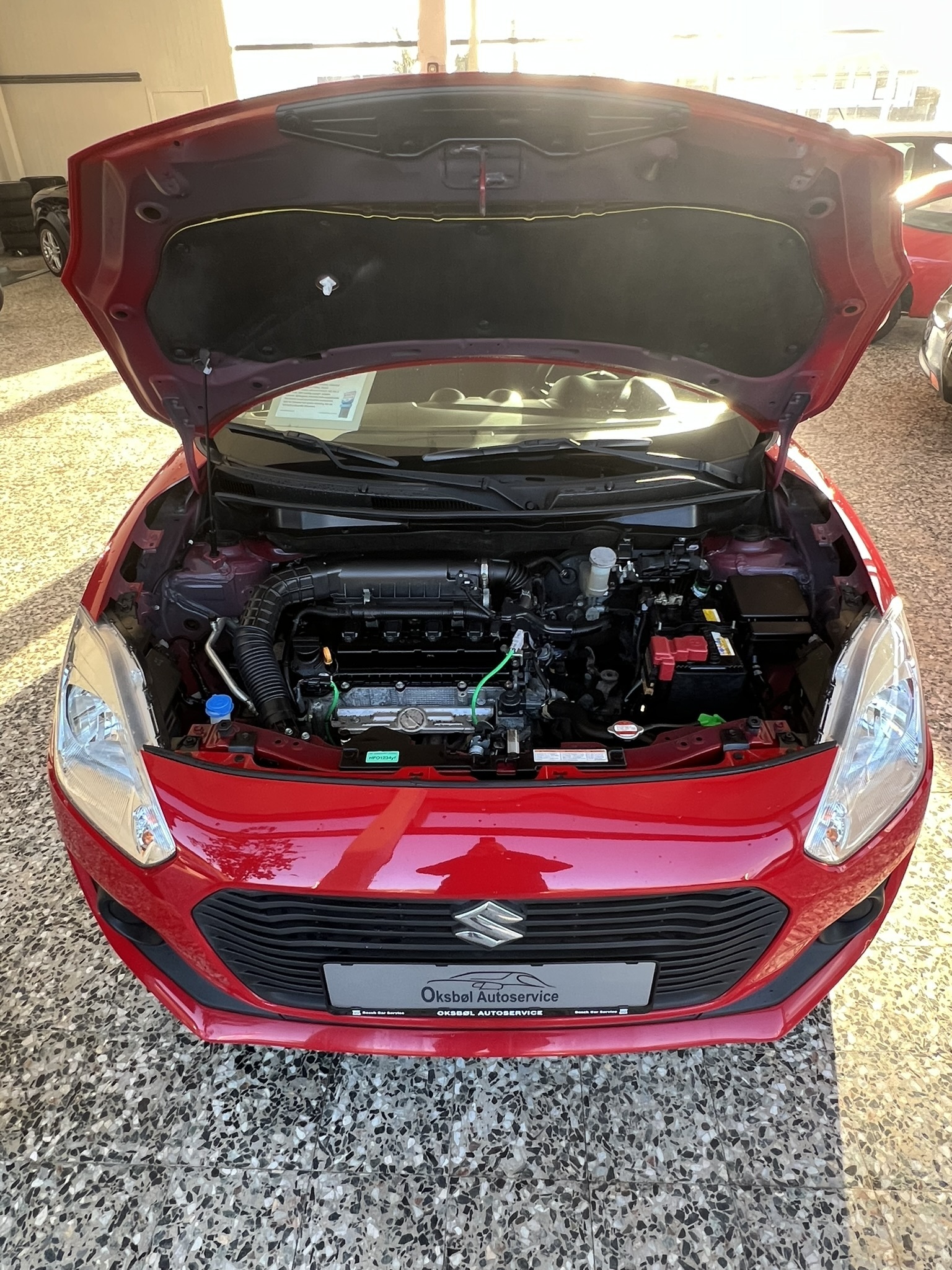 Rød Suzuki Swift fra 2017