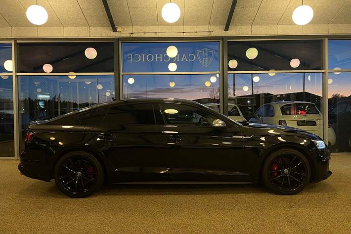 Sort Audi S5 fra 2017