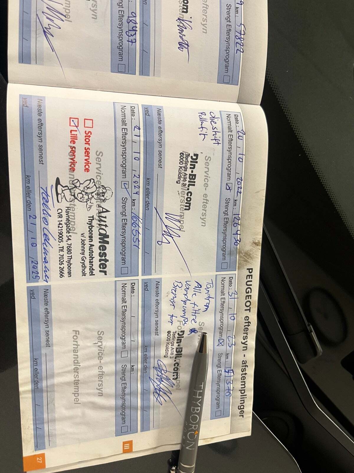 Grå Peugeot 208 fra 2016