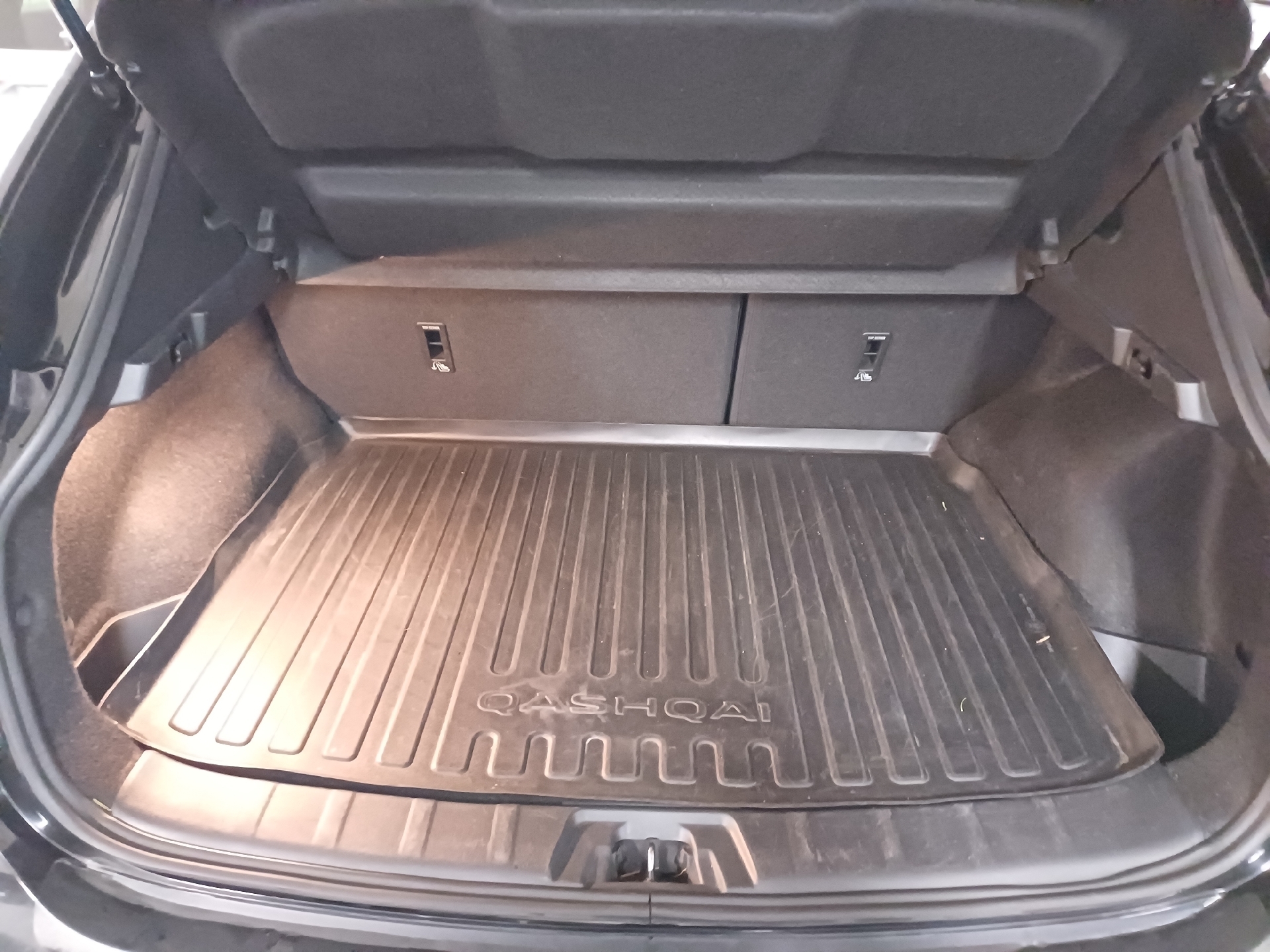 Sort Nissan Qashqai fra 2019