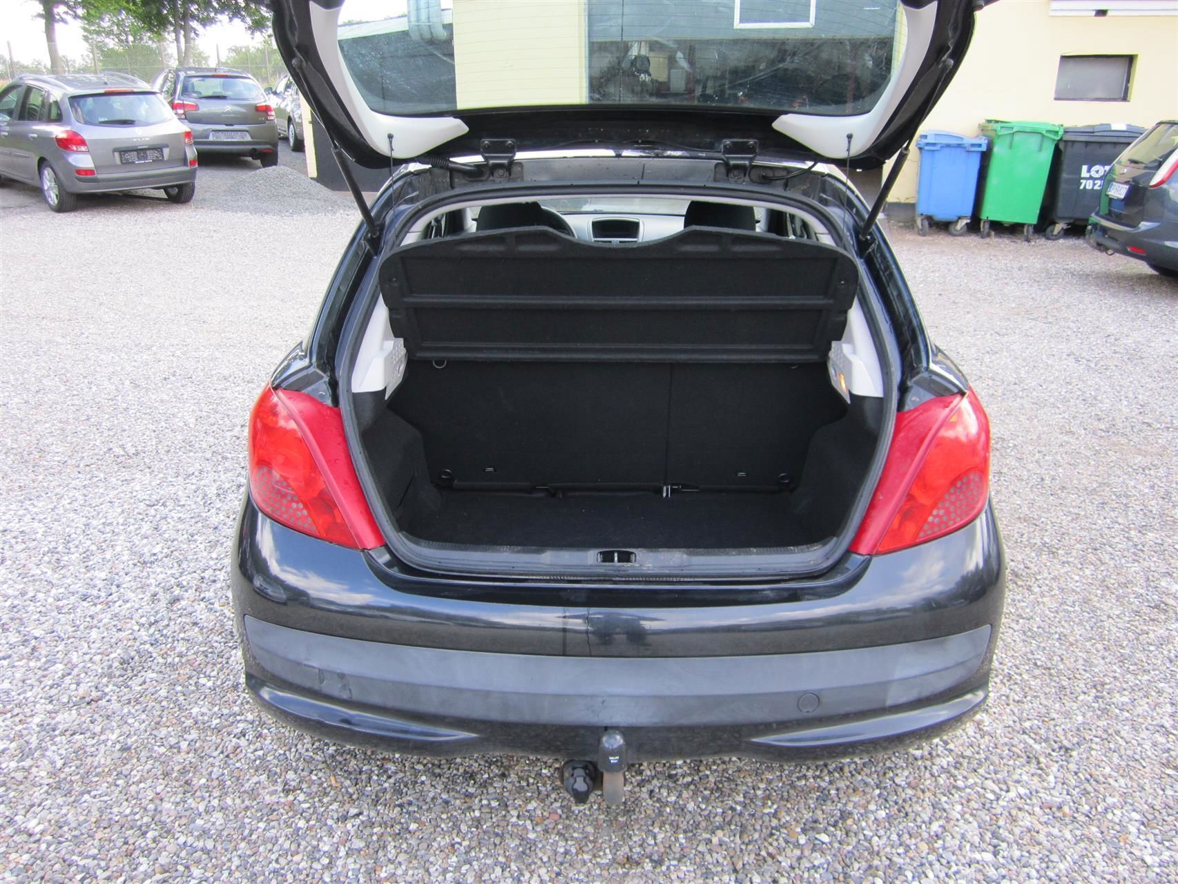 Sort Peugeot 207 fra 2007