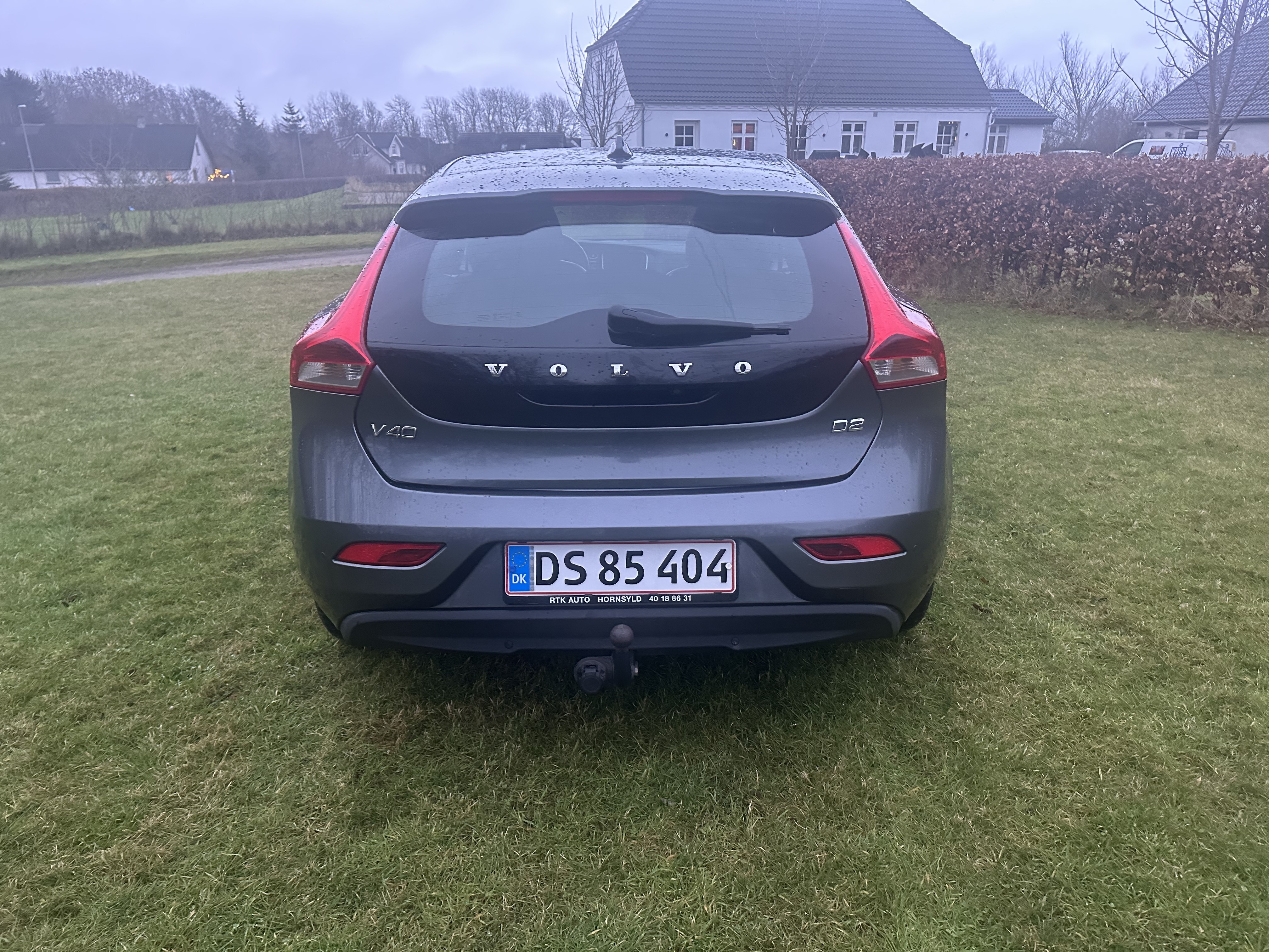 Grå Volvo V40 fra 2013