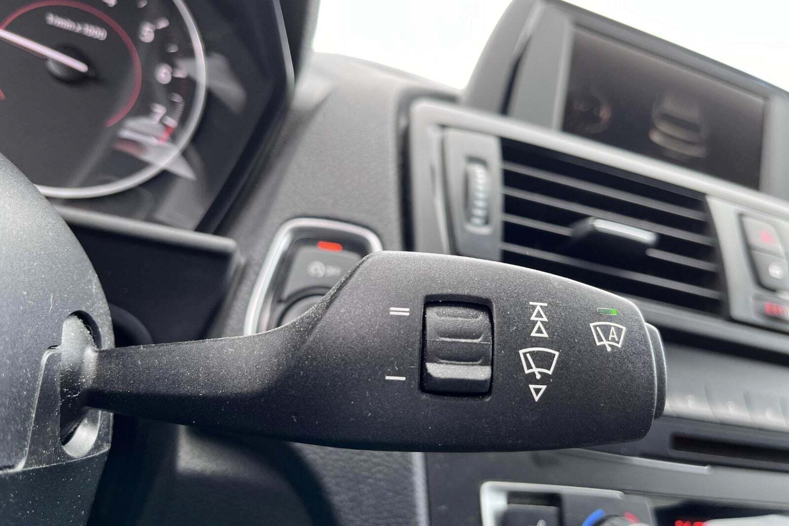 Hvid BMW 116i fra 2014